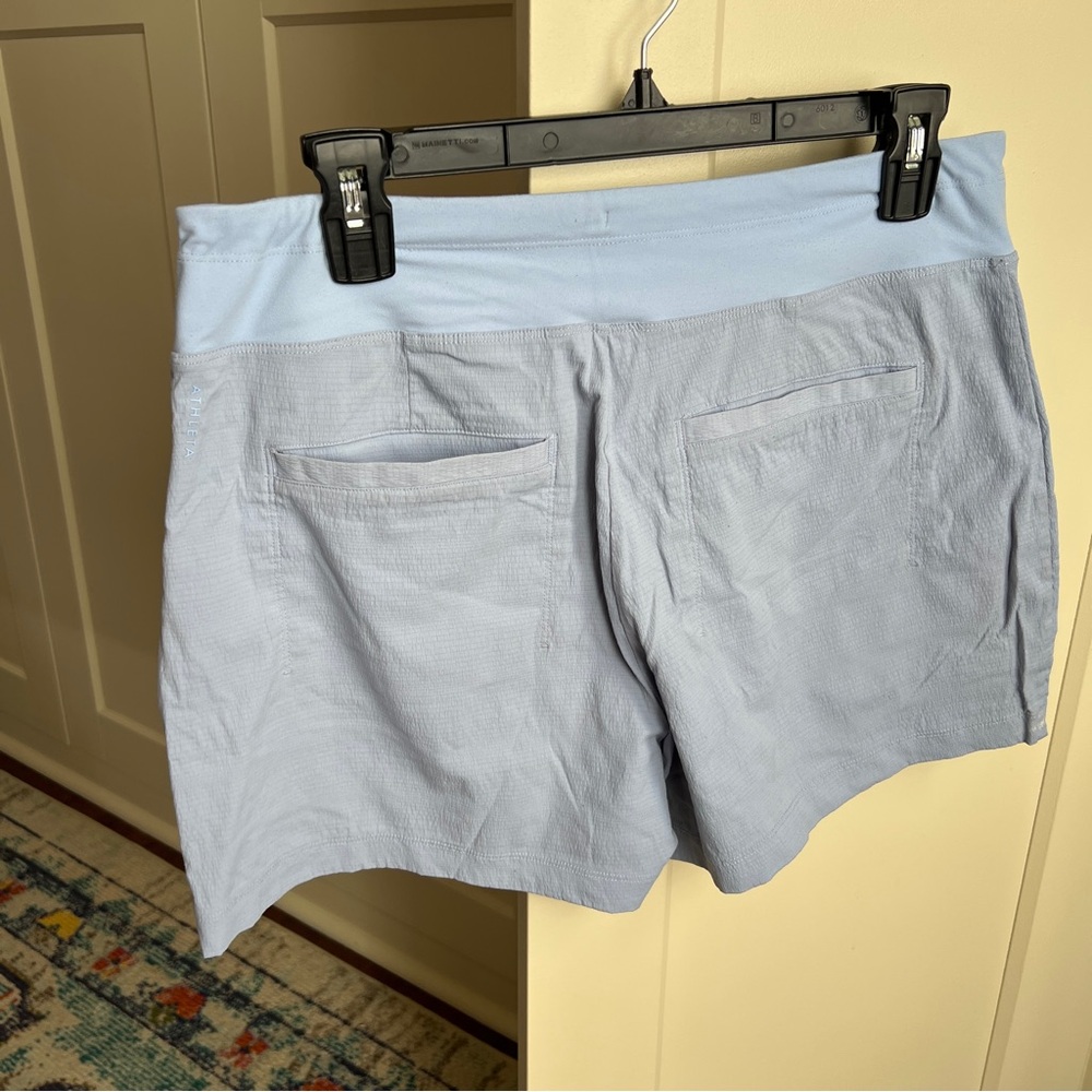 Athleta Trekkie North Mid Rise Shorts in Light Blue Size 10r - Picture 2 of 4